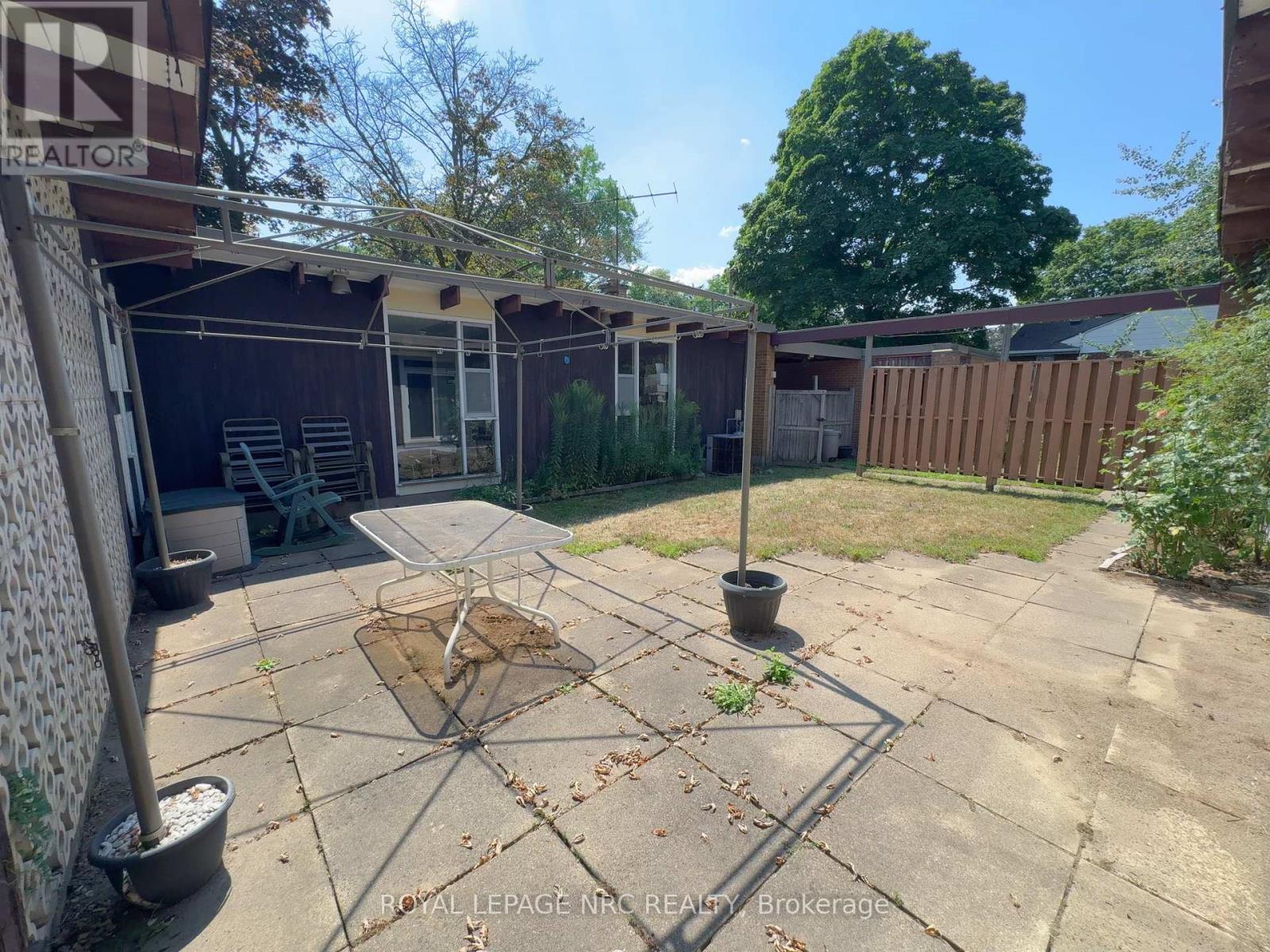 












4207/4213 DRUMMOND ROAD

,
Niagara Falls (Morrison),




Ontario
L2E6C2

