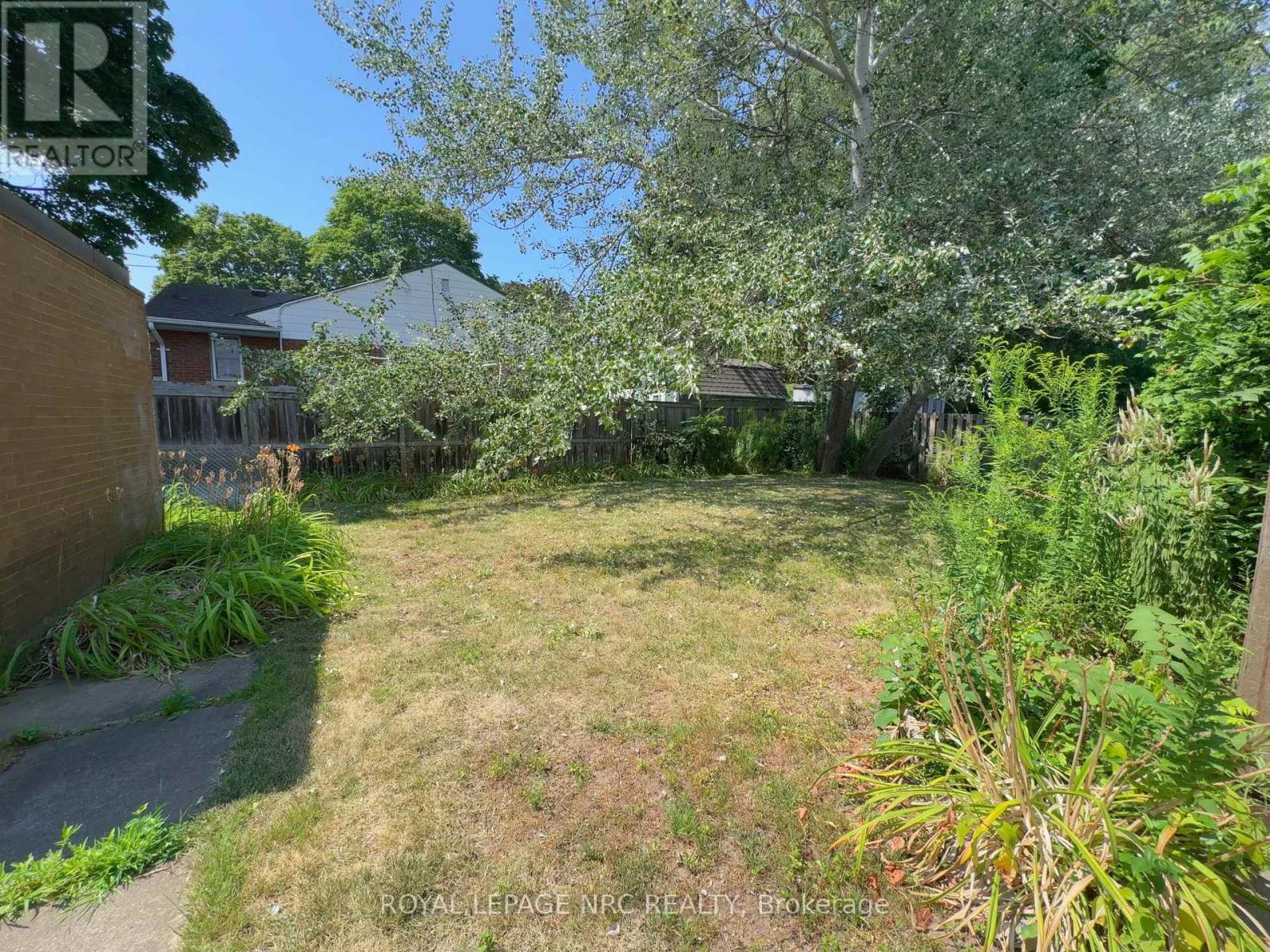 












4207/4213 DRUMMOND ROAD

,
Niagara Falls (Morrison),




Ontario
L2E6C2

