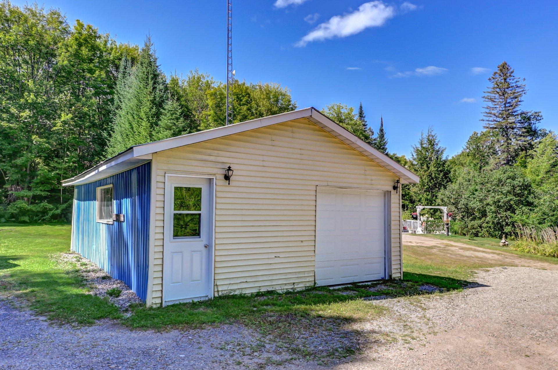 









191


Rue Bonin

,
Saint-Jean-de-Matha,




QC
J0K2S0

