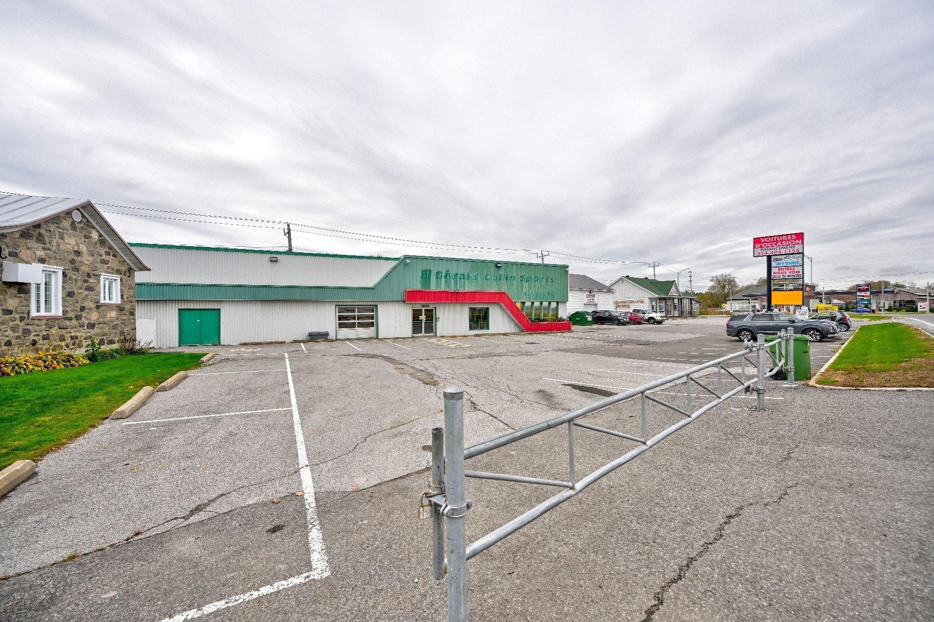 









1664


Route 335

, A,
Saint-Lin/Laurentides,




QC
J5M1Y2


