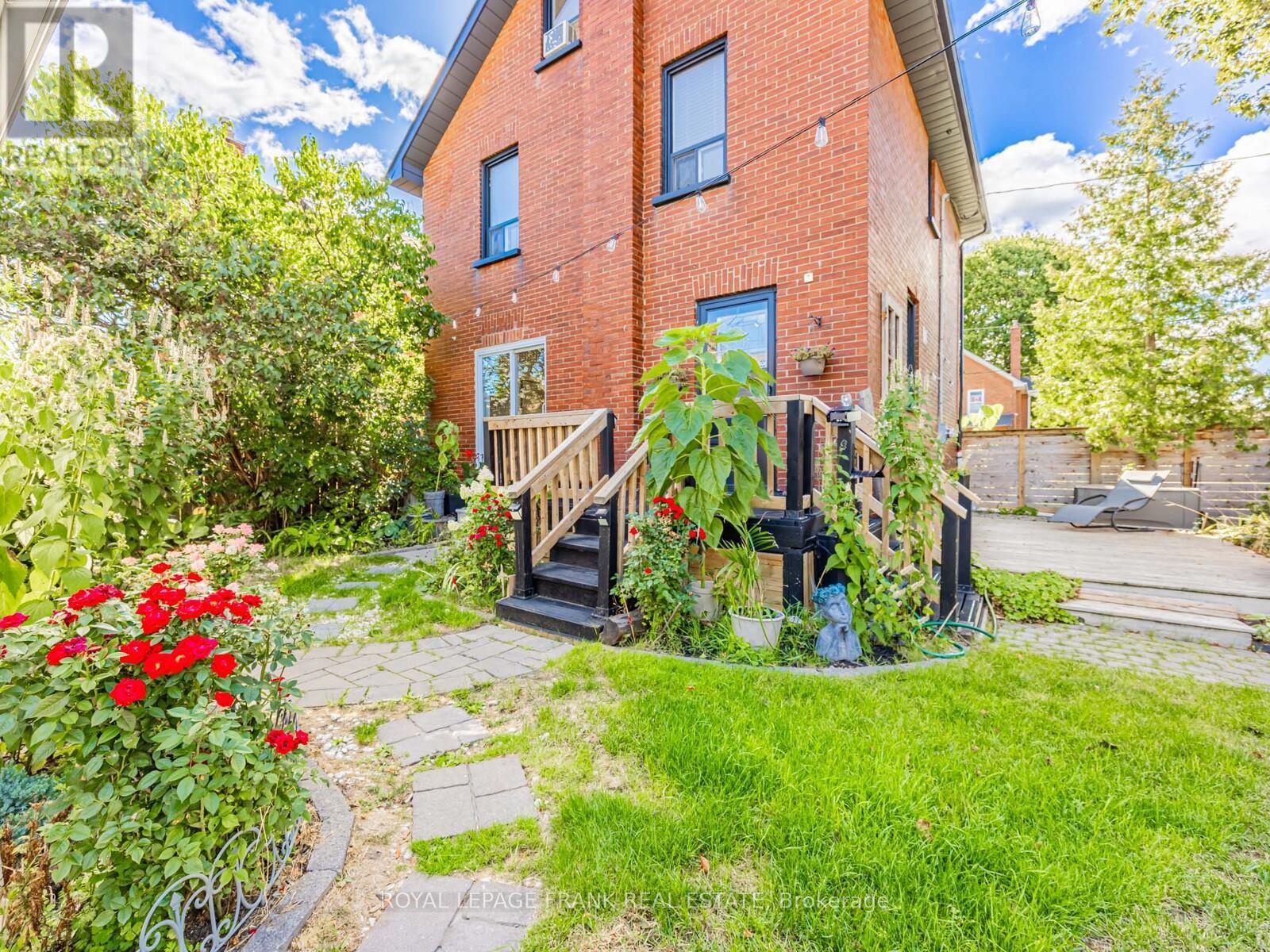 












330 ARTHUR STREET

,
Oshawa (Central),




Ontario
L1H1P3

