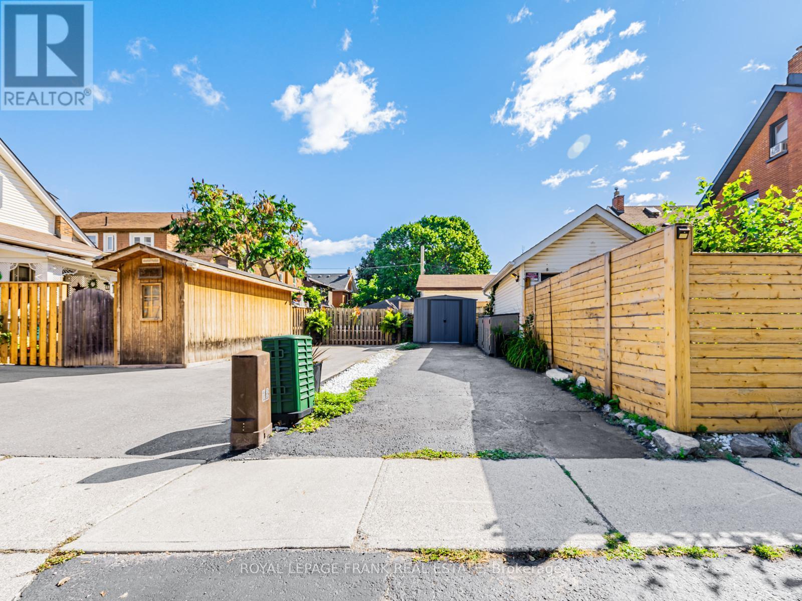 












330 ARTHUR STREET

,
Oshawa (Central),




Ontario
L1H1P3

