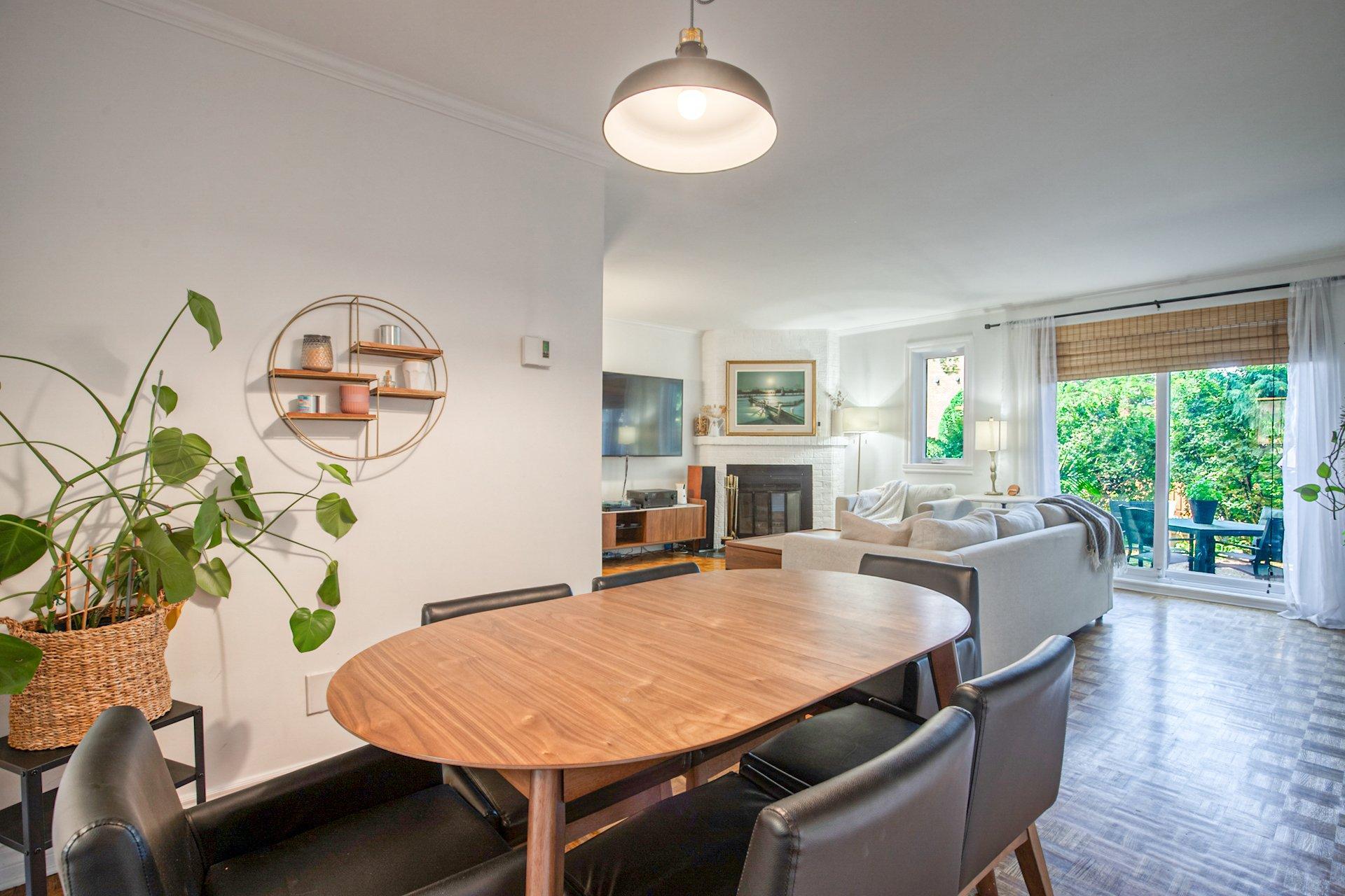 









118Z


Place de Fontainebleau

,
Saint-Lambert,




QC
J4S1X6


