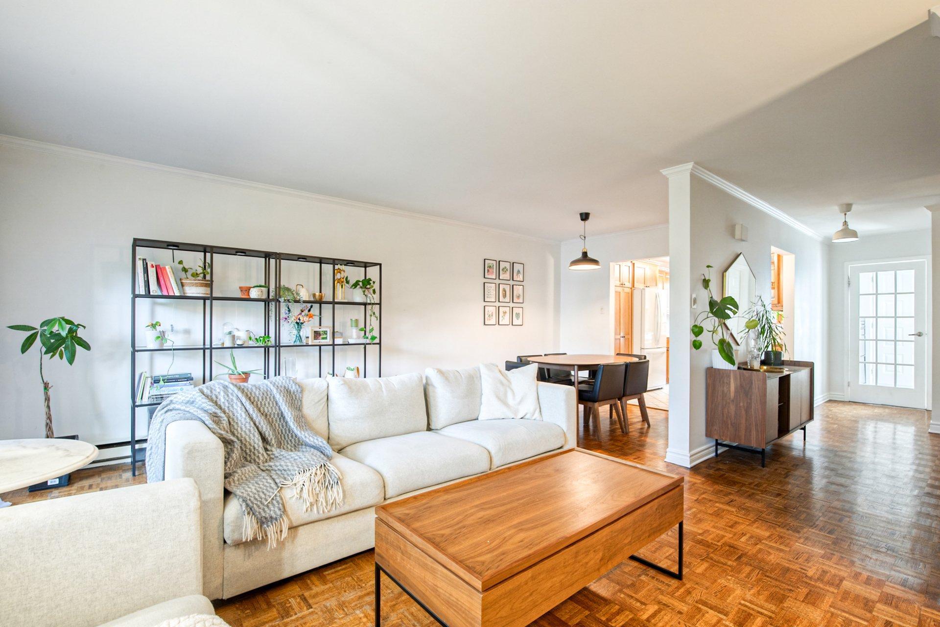 









118Z


Place de Fontainebleau

,
Saint-Lambert,




QC
J4S1X6

