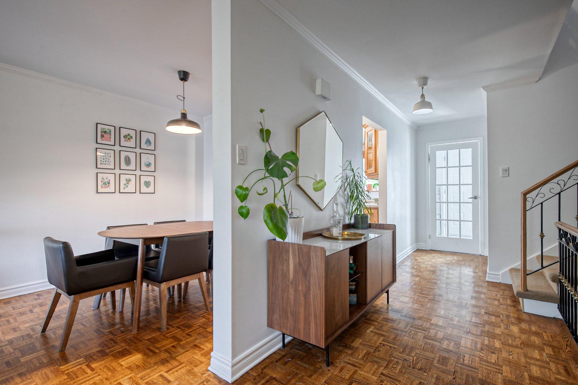 









118Z


Place de Fontainebleau

,
Saint-Lambert,




QC
J4S1X6

