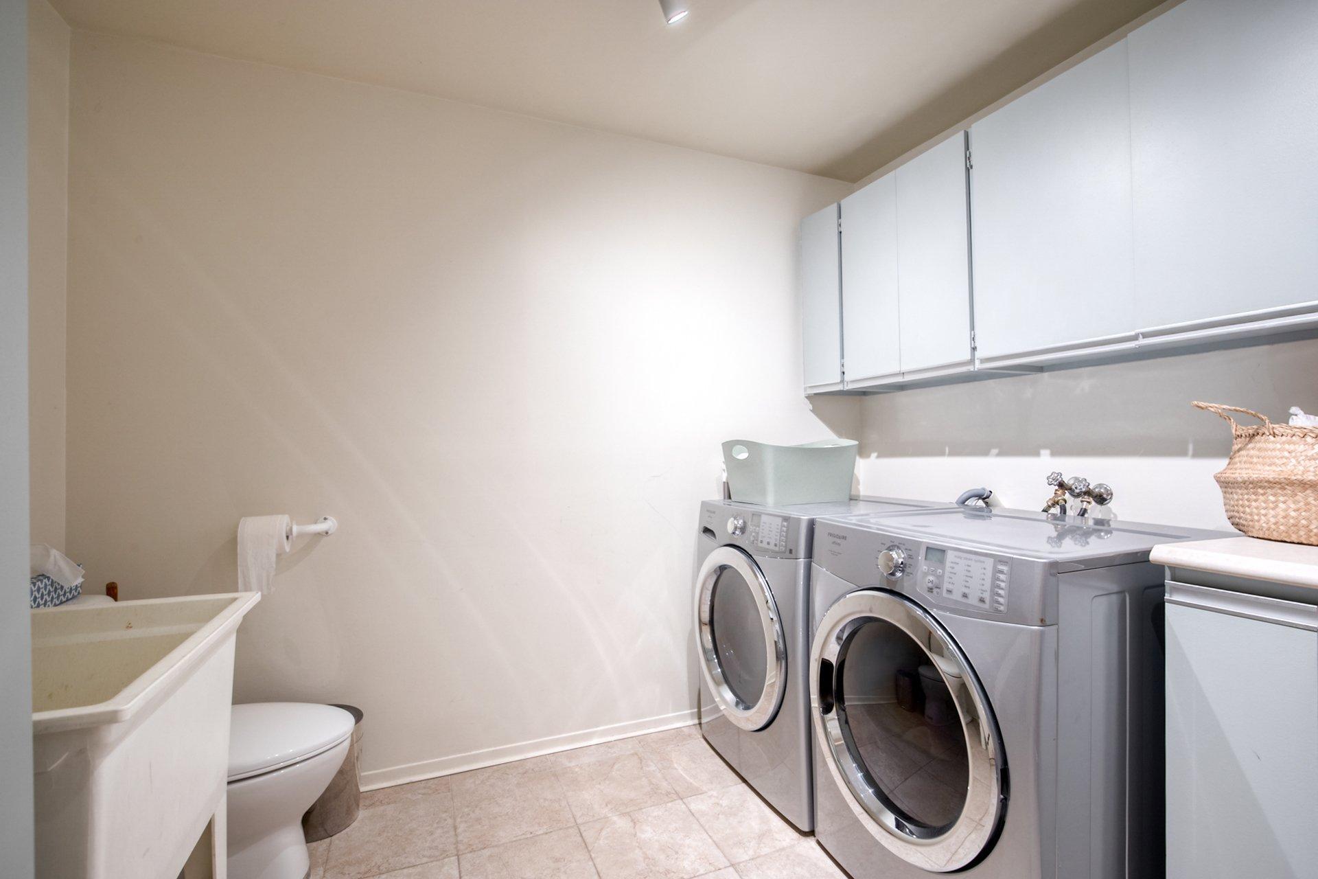 









118Z


Place de Fontainebleau

,
Saint-Lambert,




QC
J4S1X6

