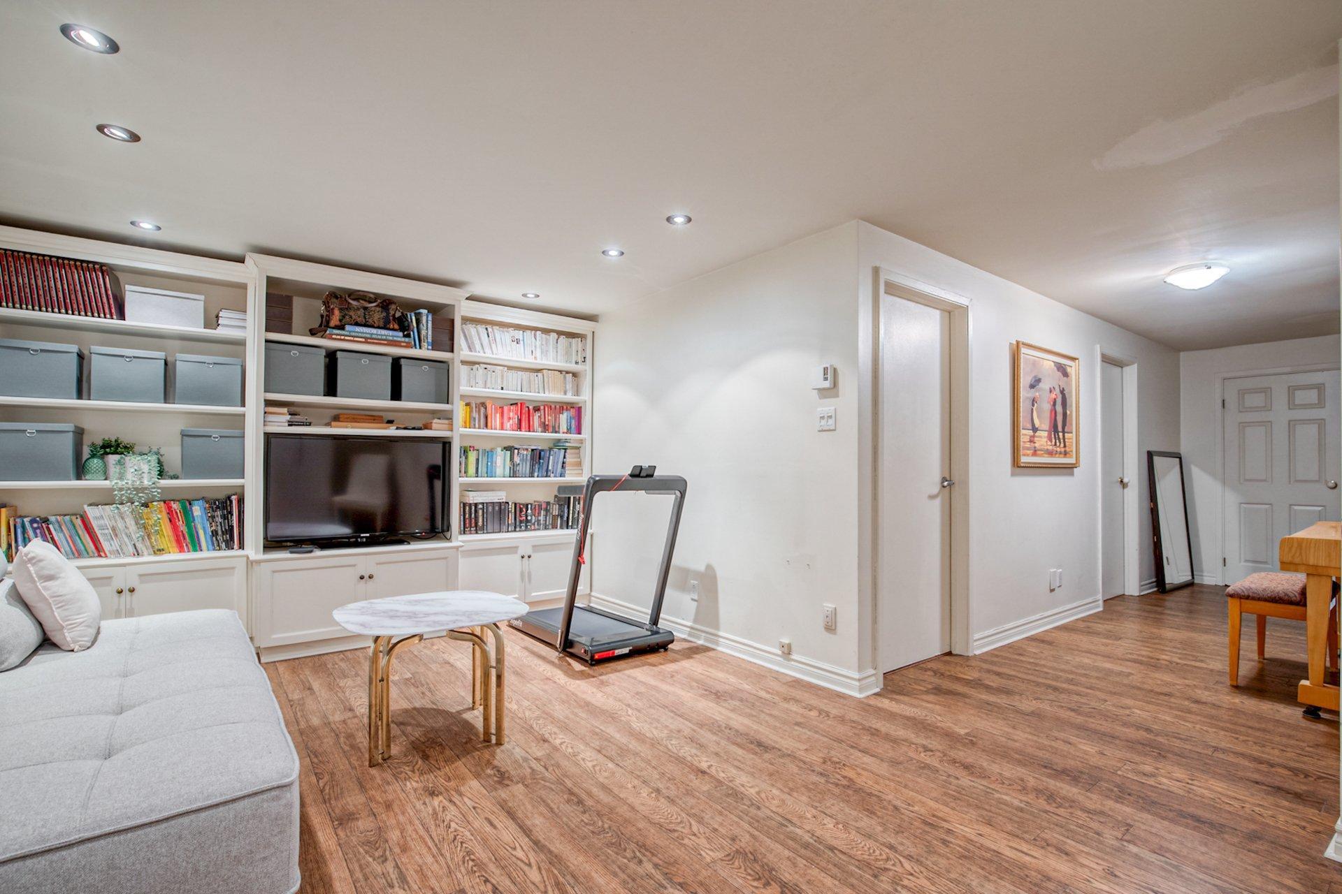 









118Z


Place de Fontainebleau

,
Saint-Lambert,




QC
J4S1X6

