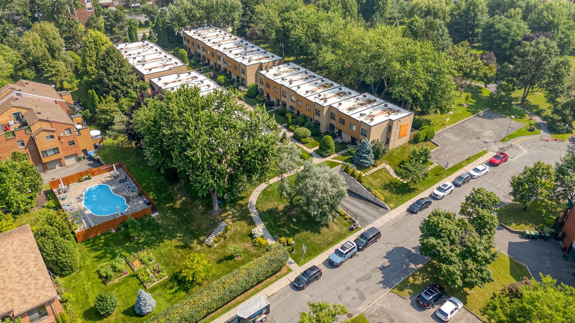 









118Z


Place de Fontainebleau

,
Saint-Lambert,




QC
J4S1X6

