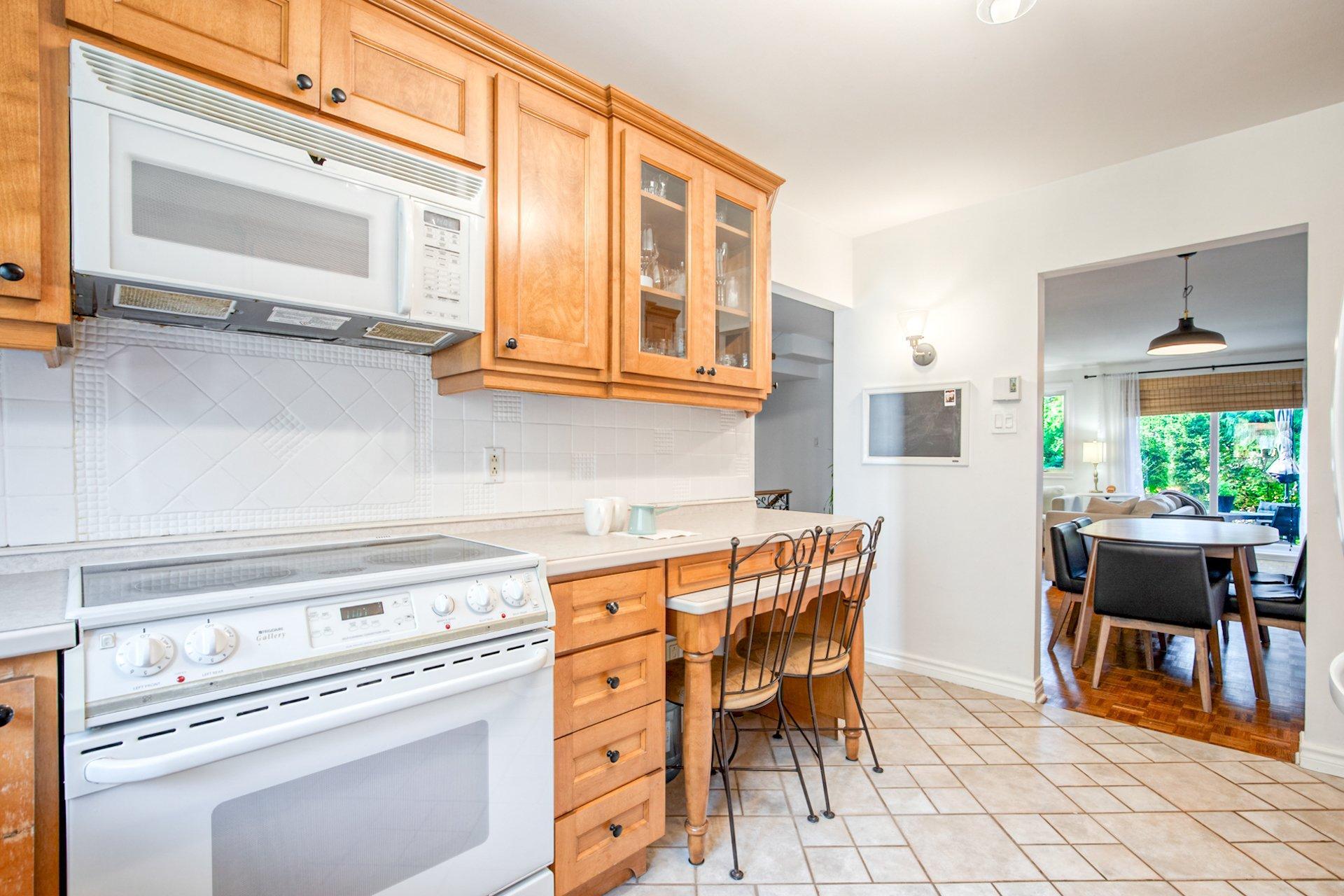 









118Z


Place de Fontainebleau

,
Saint-Lambert,




QC
J4S1X6

