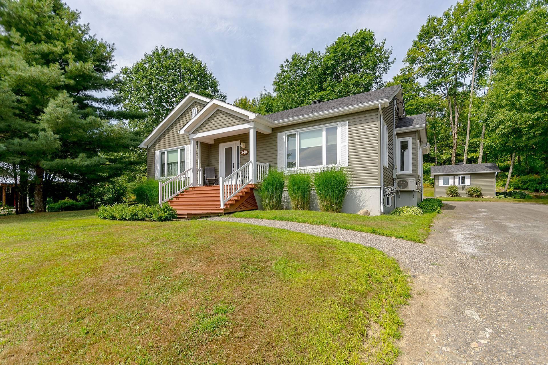 









240


Ch. Harvey

,
Sutton,




QC
J0E2K0

