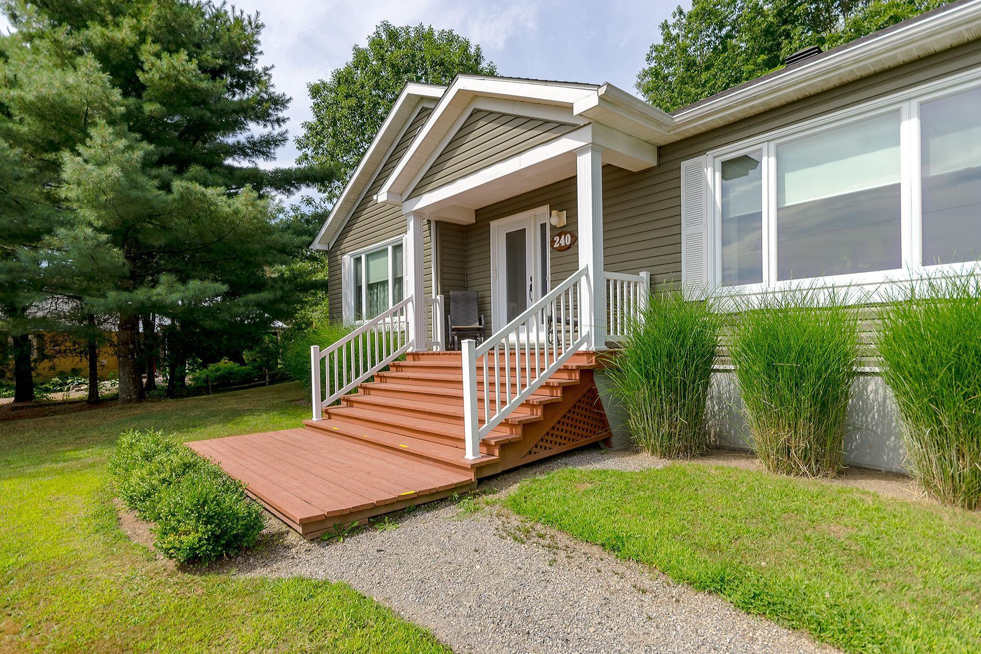 









240


Ch. Harvey

,
Sutton,




QC
J0E2K0

