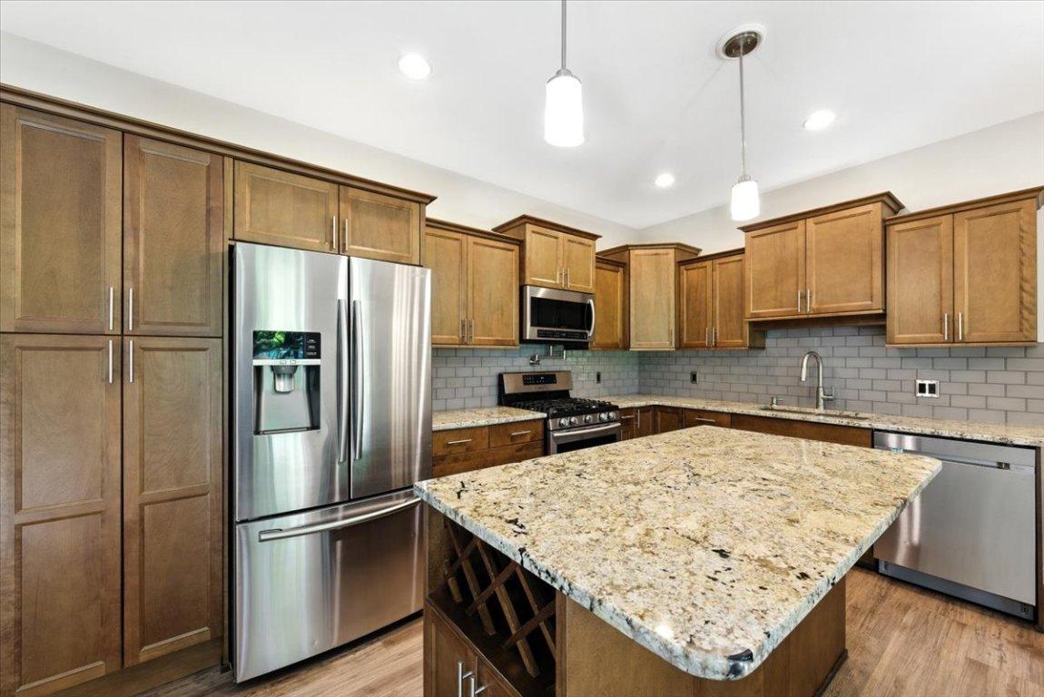 









3350


Woodsdale

Road, 503,
Lake Country,




BC
V4V 2R7

