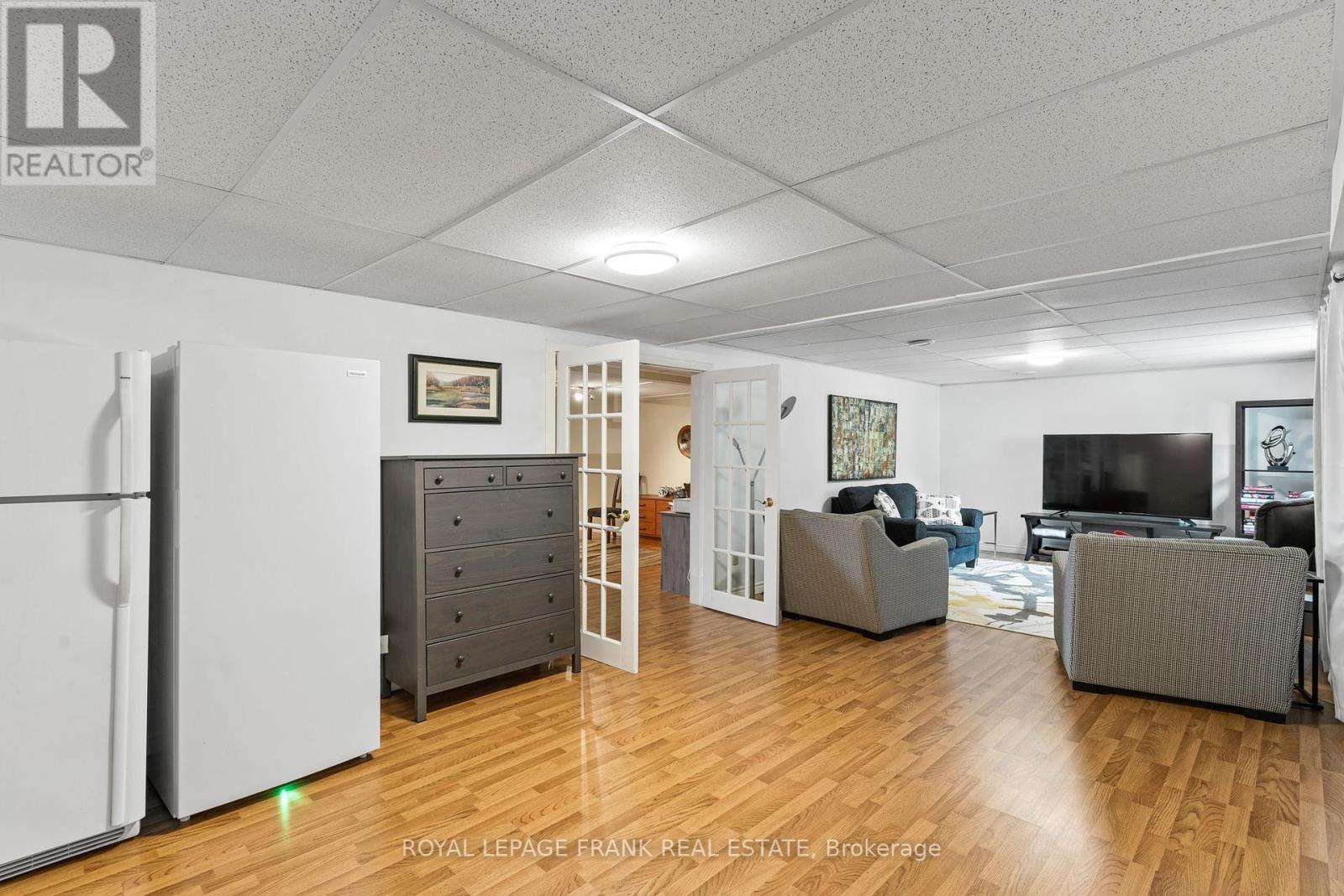 












1115A STEENBURG LAKE ROAD N

,
Limerick,




Ontario
K0L1W0

