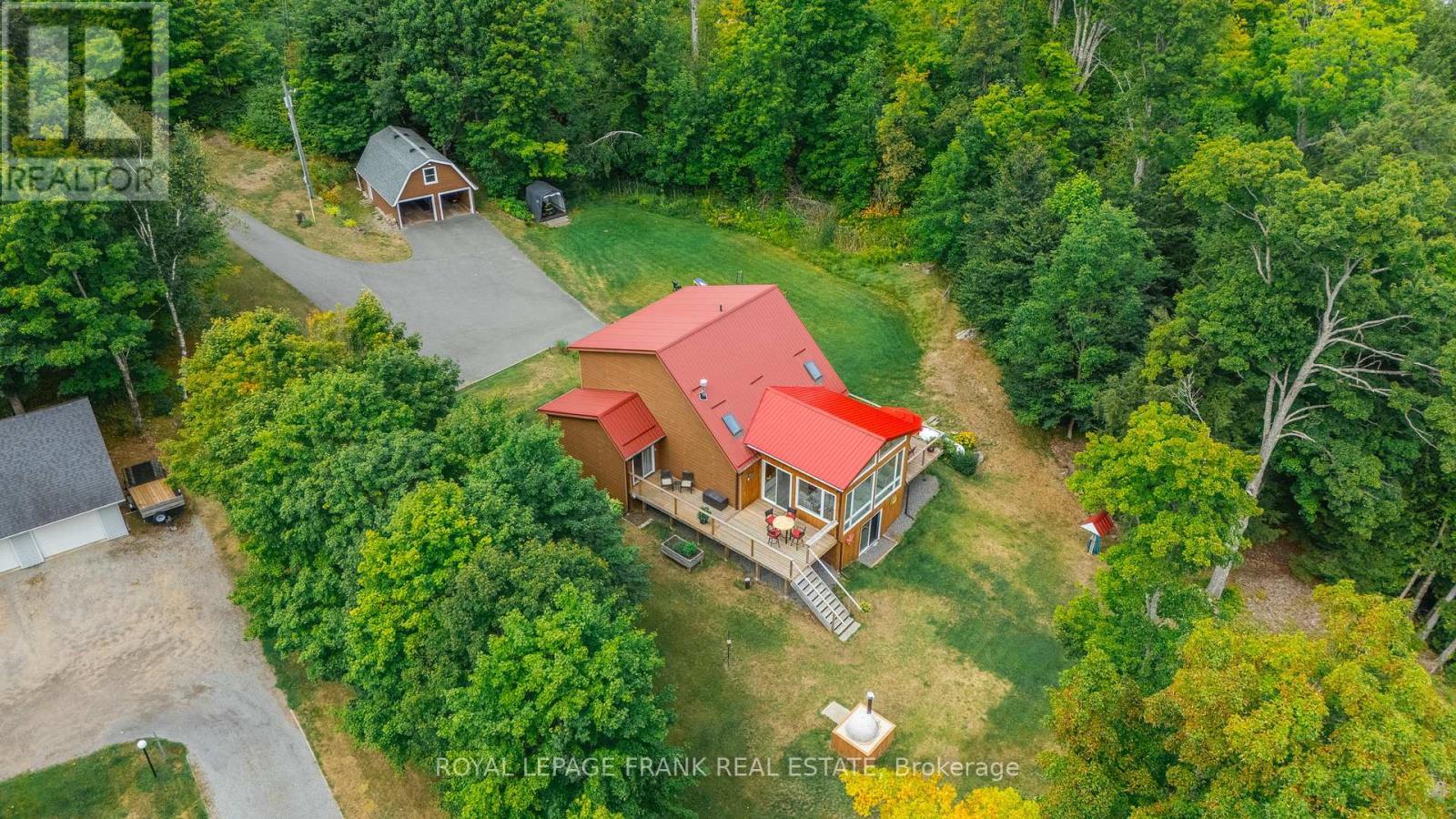 












1115A STEENBURG LAKE ROAD N

,
Limerick,




Ontario
K0L1W0

