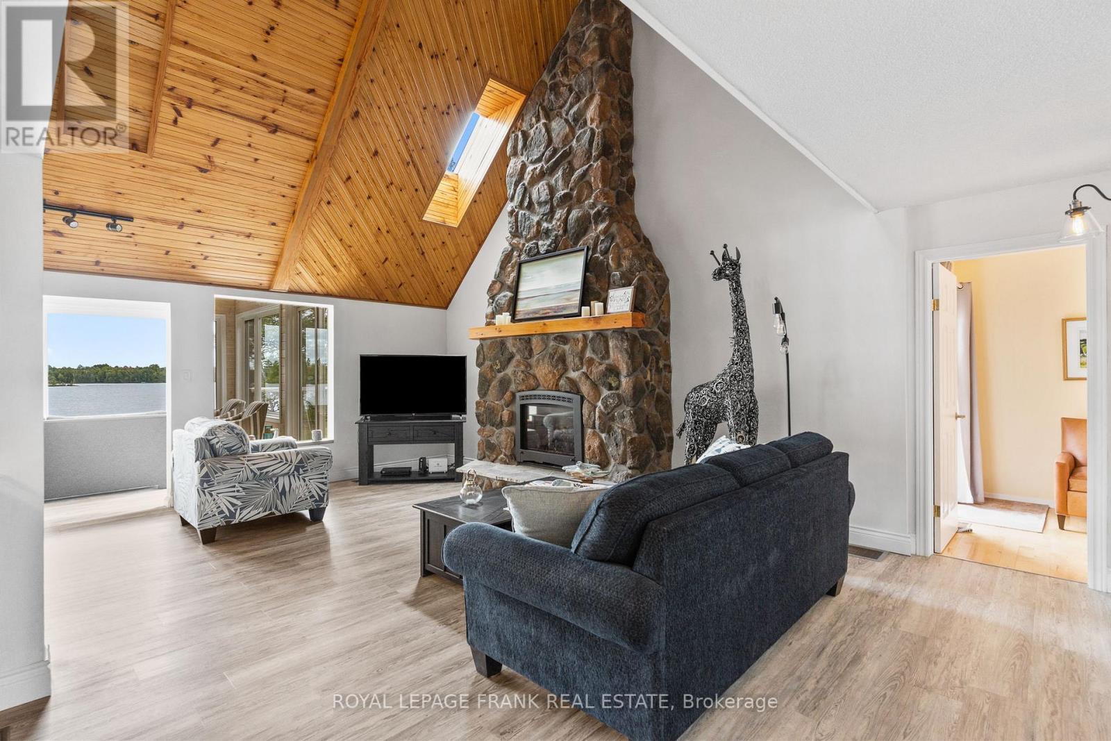 












1115A STEENBURG LAKE ROAD N

,
Limerick,




Ontario
K0L1W0

