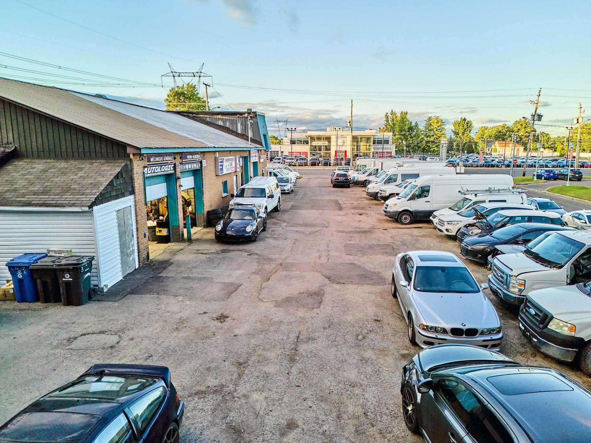 









1387


Boul. du Curé-Labelle

,
Blainville,




QC
J7C2P1

