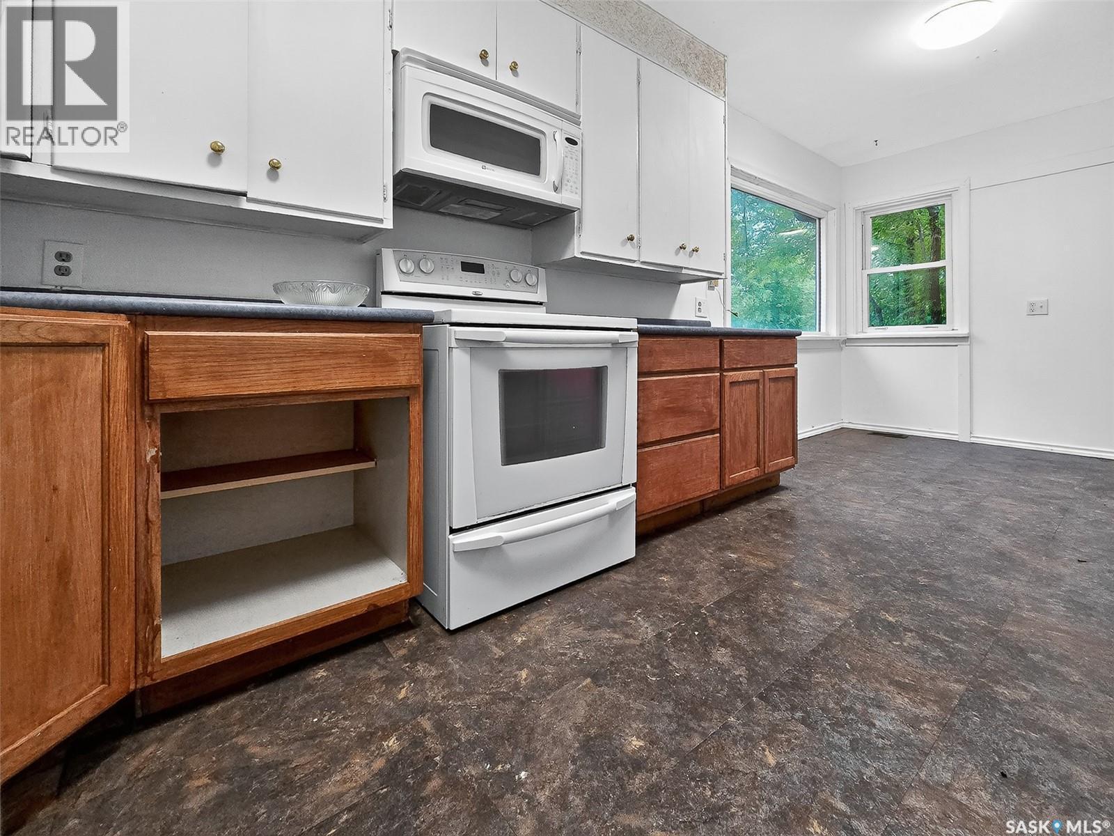 












311 3rd STREET

,
Chaplin,




Saskatchewan
S0H0V0

