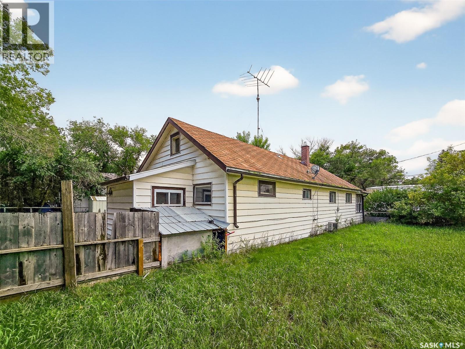 












311 3rd STREET

,
Chaplin,




Saskatchewan
S0H0V0

