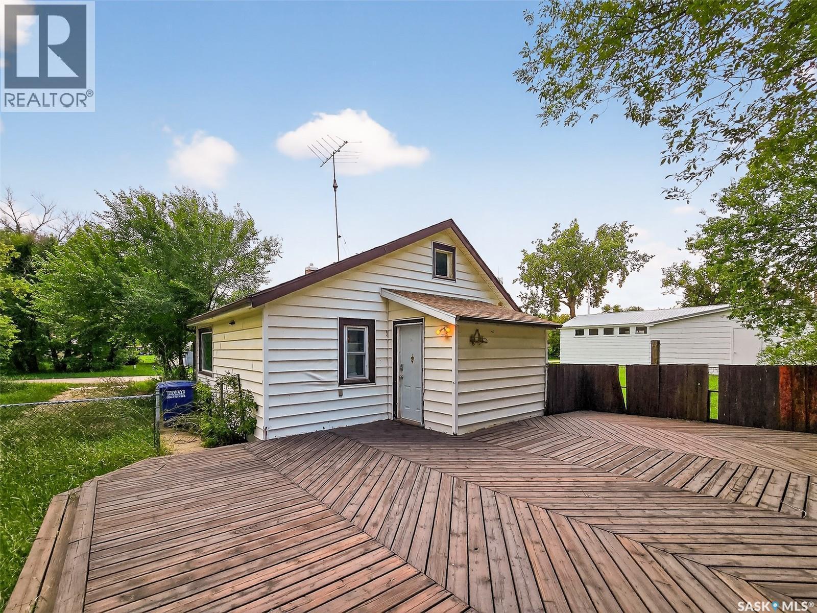












311 3rd STREET

,
Chaplin,




Saskatchewan
S0H0V0

