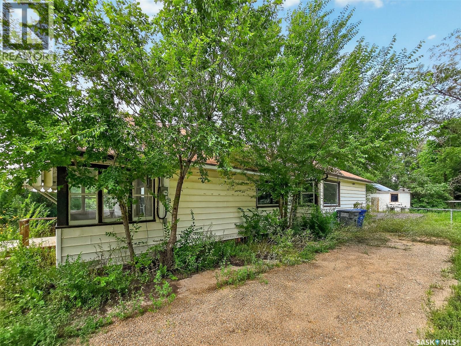 












311 3rd STREET

,
Chaplin,




Saskatchewan
S0H0V0

