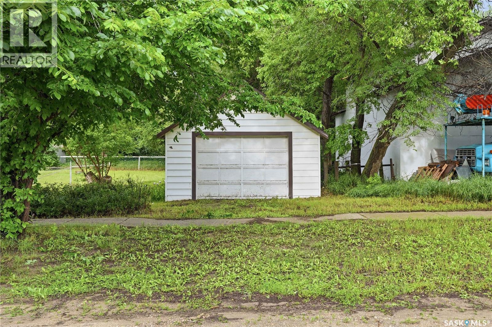 












311 3rd STREET

,
Chaplin,




Saskatchewan
S0H0V0

