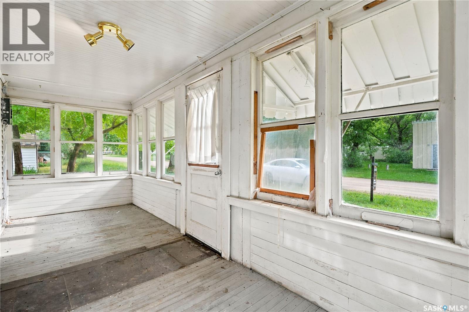 












311 3rd STREET

,
Chaplin,




Saskatchewan
S0H0V0

