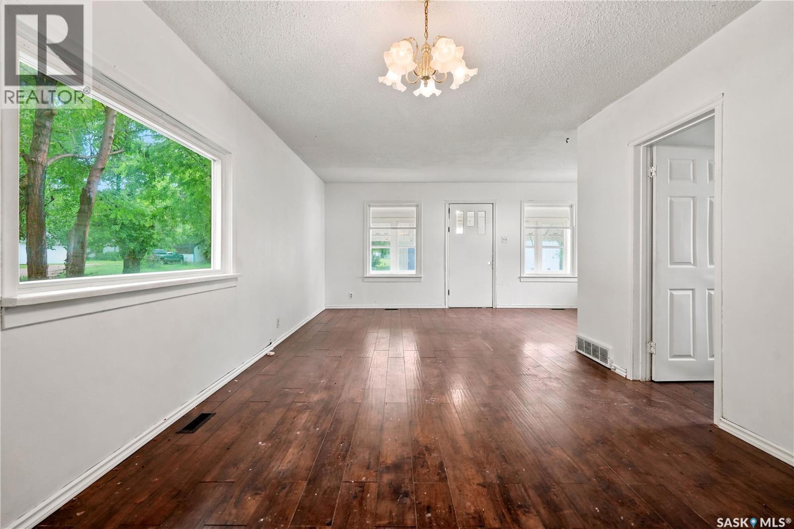 












311 3rd STREET

,
Chaplin,




Saskatchewan
S0H0V0

