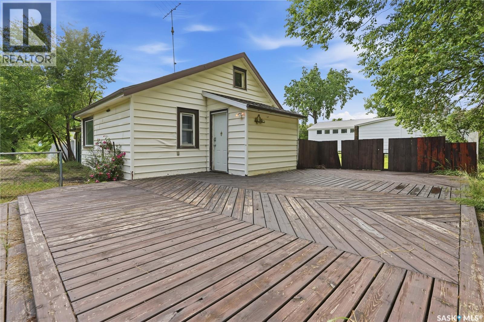 












311 3rd STREET

,
Chaplin,




Saskatchewan
S0H0V0


