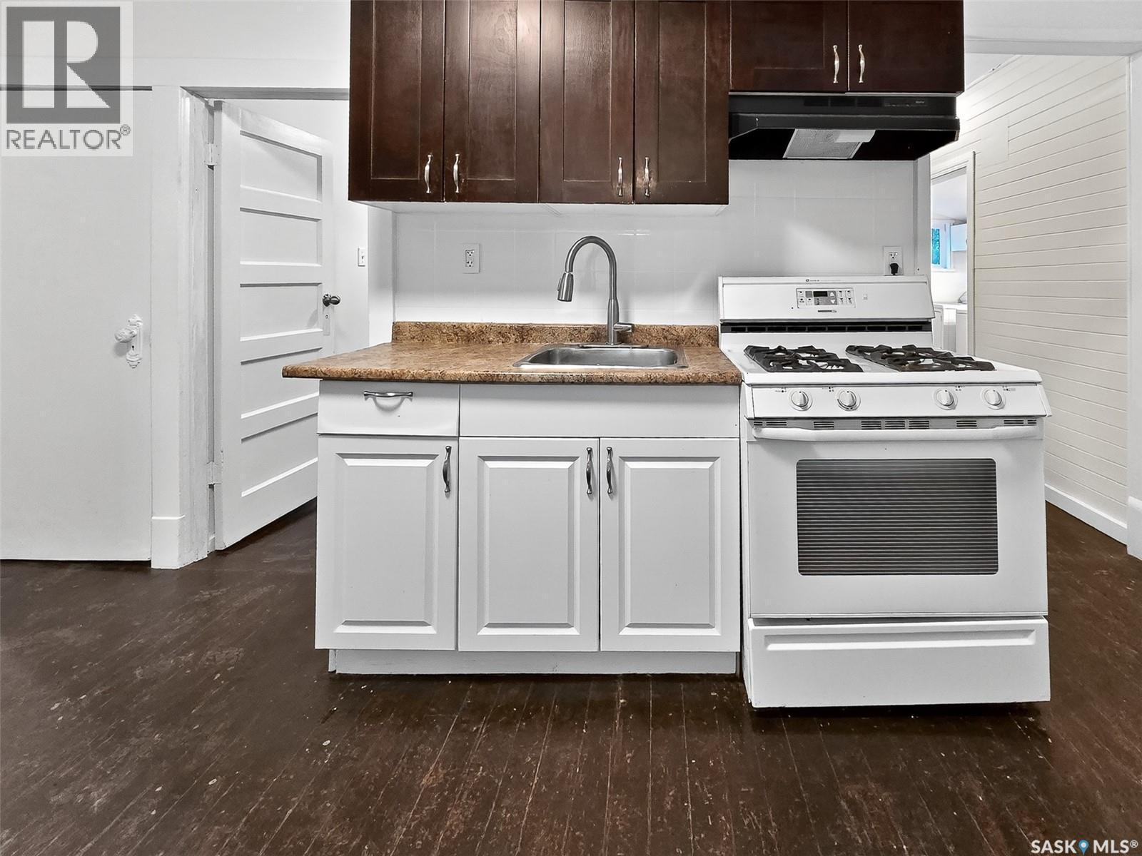 












140 1st AVENUE

,
Chaplin,




Saskatchewan
S0H0V0

