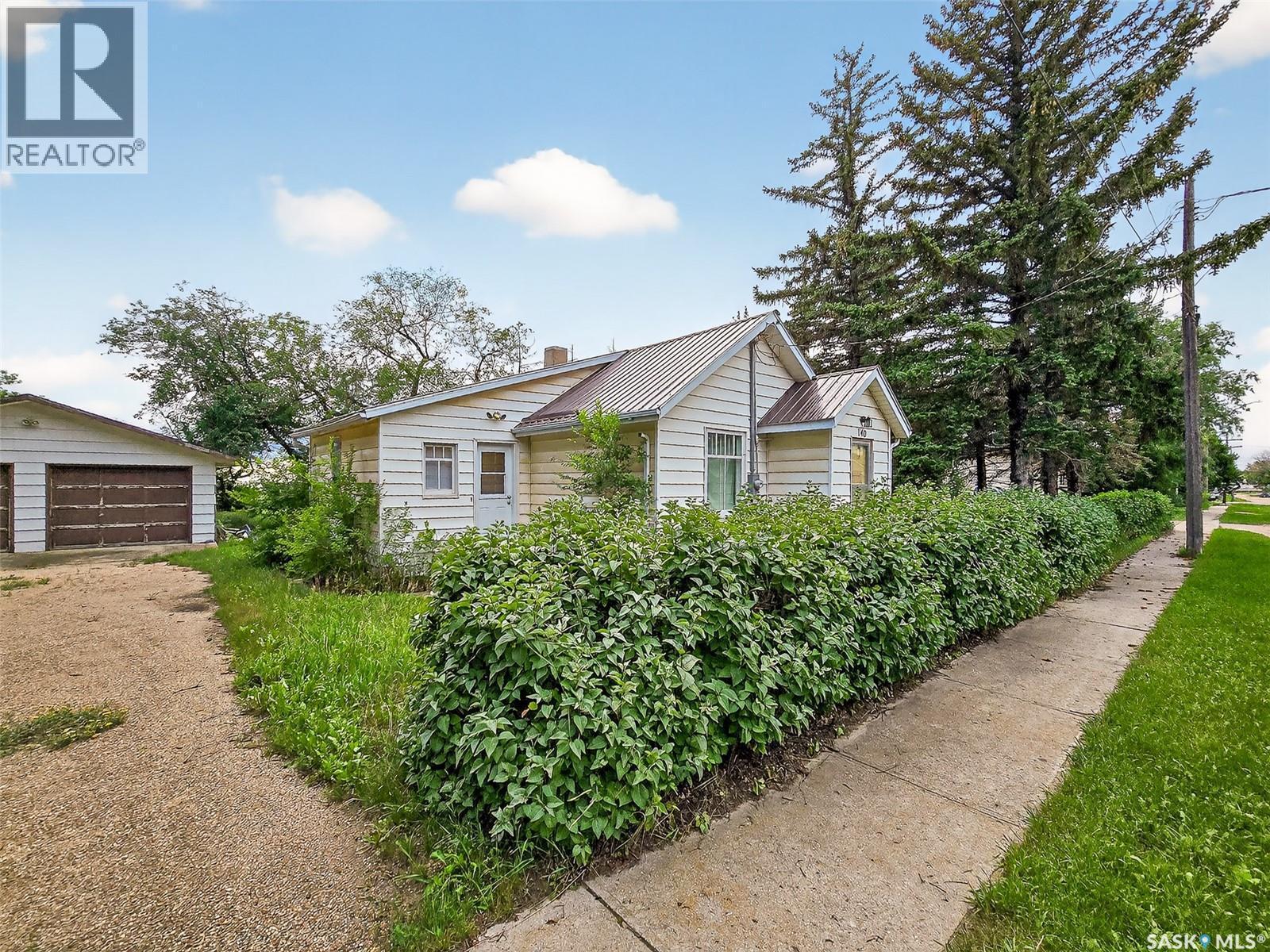 












140 1st AVENUE

,
Chaplin,




Saskatchewan
S0H0V0

