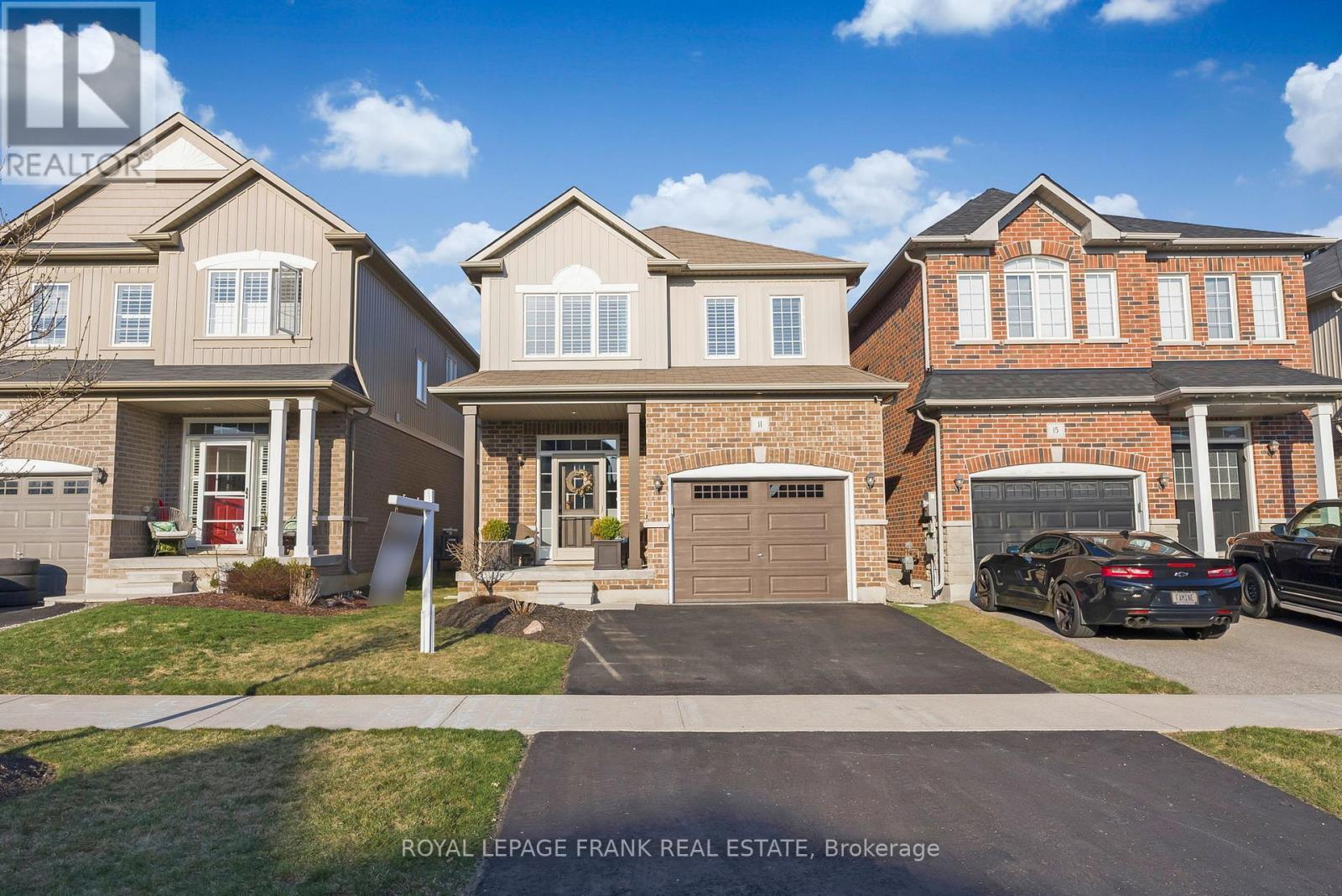 












11 GORDON COWLING STREET

,
Clarington (Courtice),




Ontario
L1E0G7


