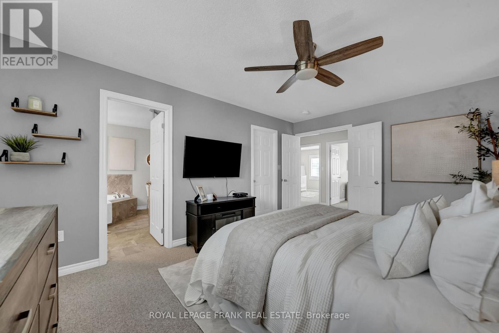 












11 GORDON COWLING STREET

,
Clarington (Courtice),




Ontario
L1E0G7

