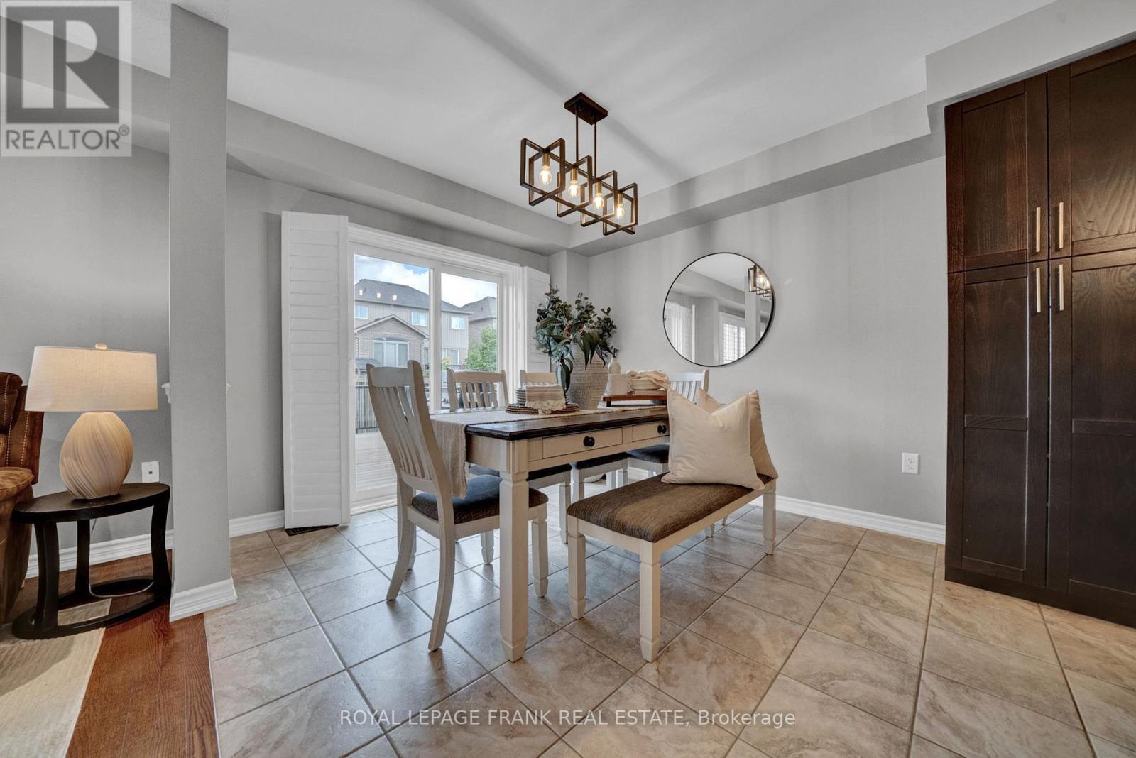 












11 GORDON COWLING STREET

,
Clarington (Courtice),




Ontario
L1E0G7

