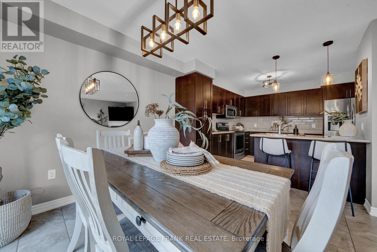 












11 GORDON COWLING STREET

,
Clarington (Courtice),




Ontario
L1E0G7

