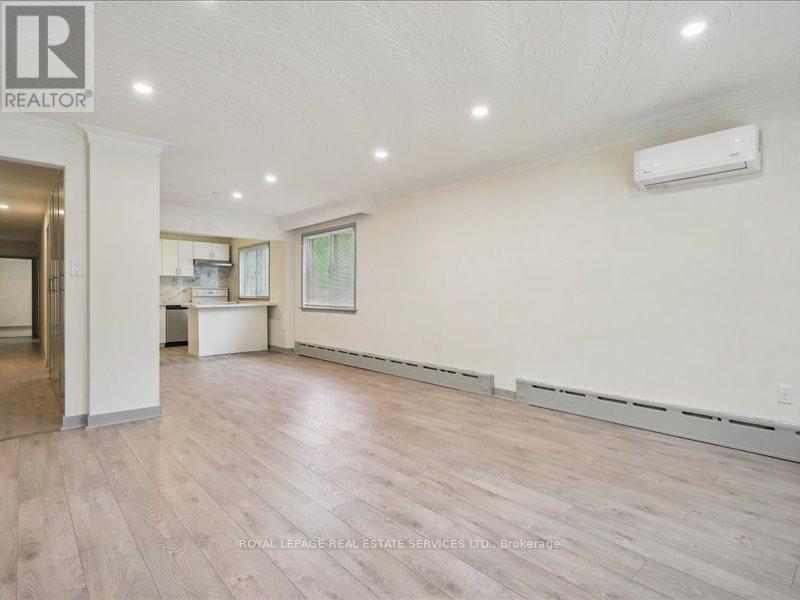 












18 THIRTY THIRD STREET

,
Toronto,




Ontario
M8W3G9

