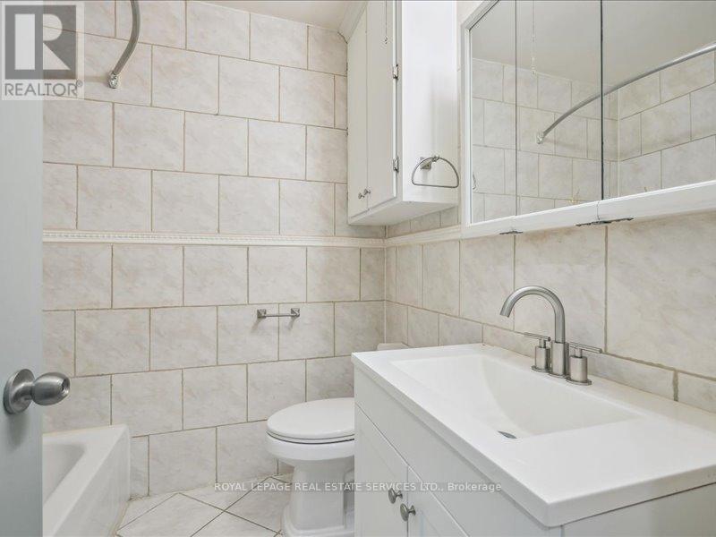 












18 THIRTY THIRD STREET

,
Toronto,




Ontario
M8W3G9

