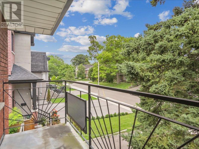 












18 THIRTY THIRD STREET

,
Toronto,




Ontario
M8W3G9

