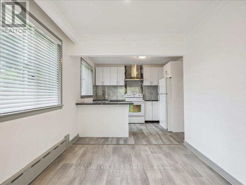 












18 THIRTY THIRD STREET

,
Toronto,




Ontario
M8W3G9

