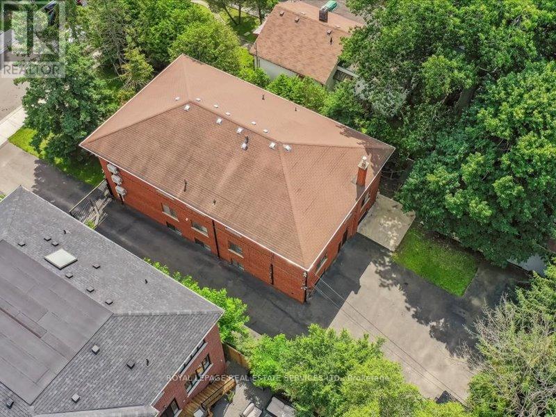 












18 THIRTY THIRD STREET

,
Toronto,




Ontario
M8W3G9

