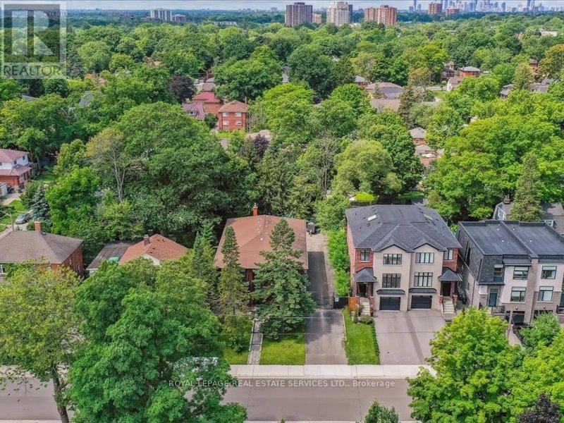 












18 THIRTY THIRD STREET

,
Toronto,




Ontario
M8W3G9

