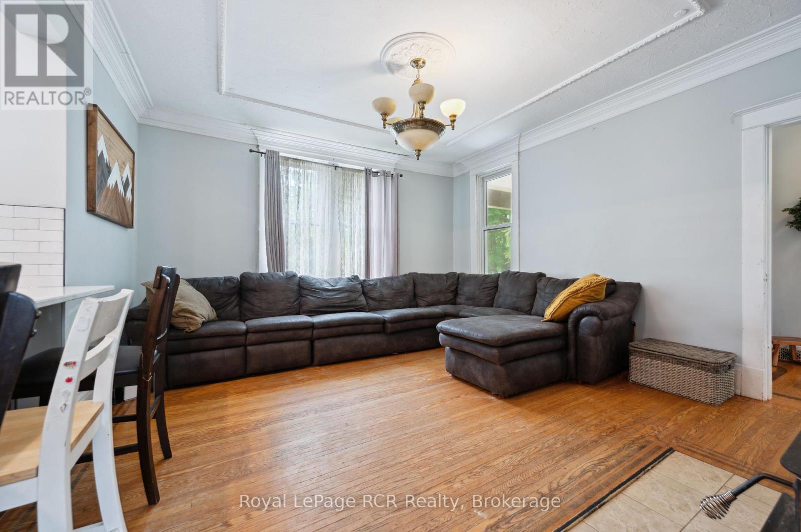 












308 FERGUS N

,
Wellington North (Mount Forest),




Ontario
N0G2L2

