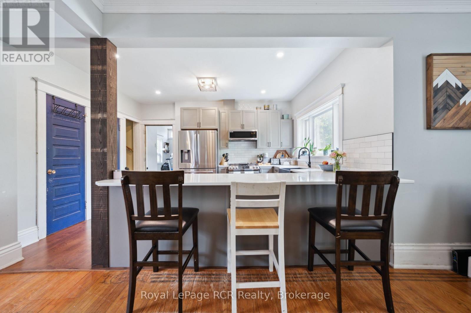 












308 FERGUS N

,
Wellington North (Mount Forest),




Ontario
N0G2L2

