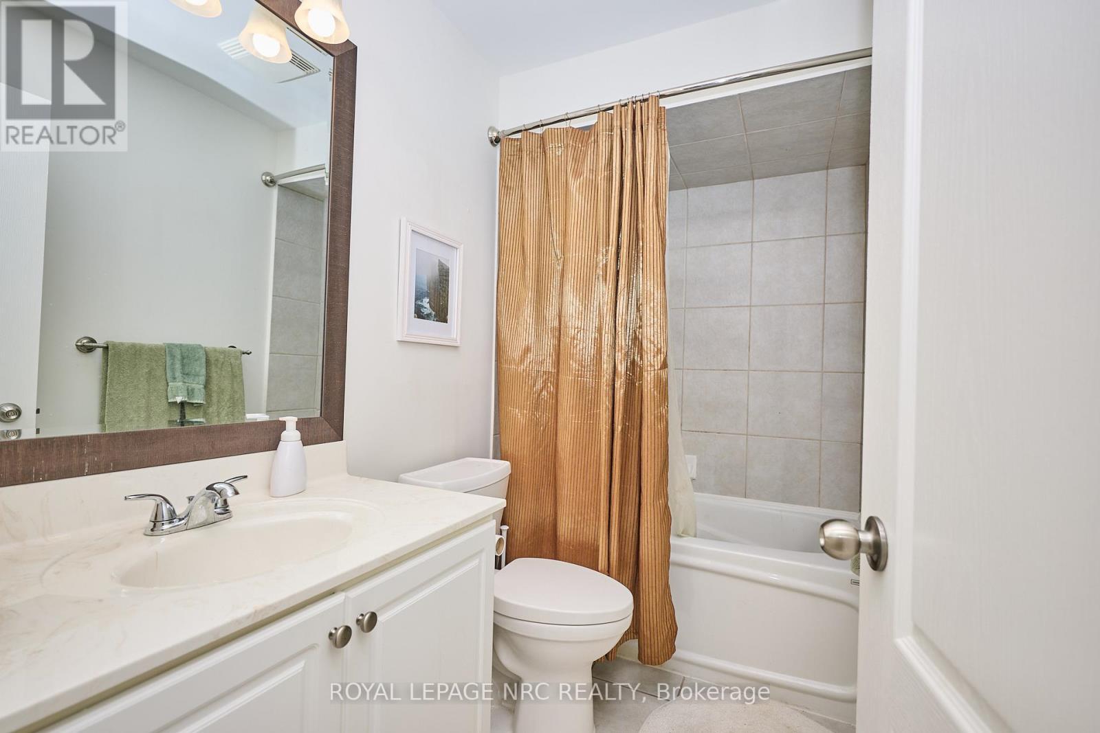 












27 GOLDEYE DRIVE

,
Hamilton (Winona Park),




Ontario
L8E6C2

