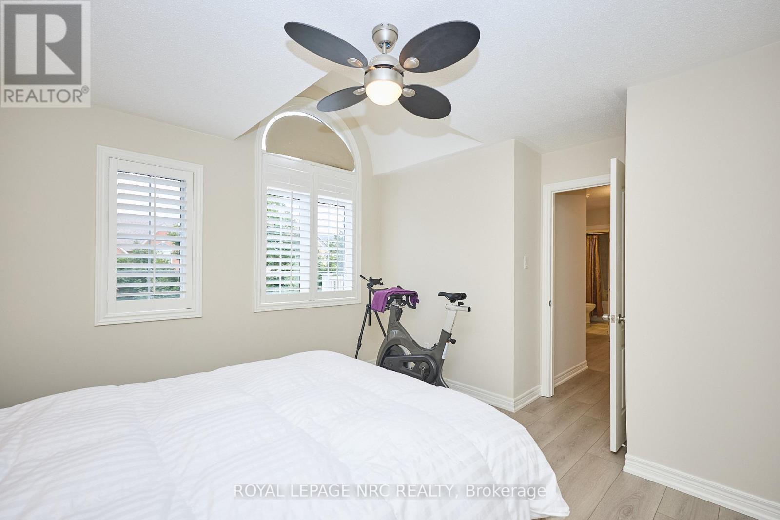 












27 GOLDEYE DRIVE

,
Hamilton (Winona Park),




Ontario
L8E6C2

