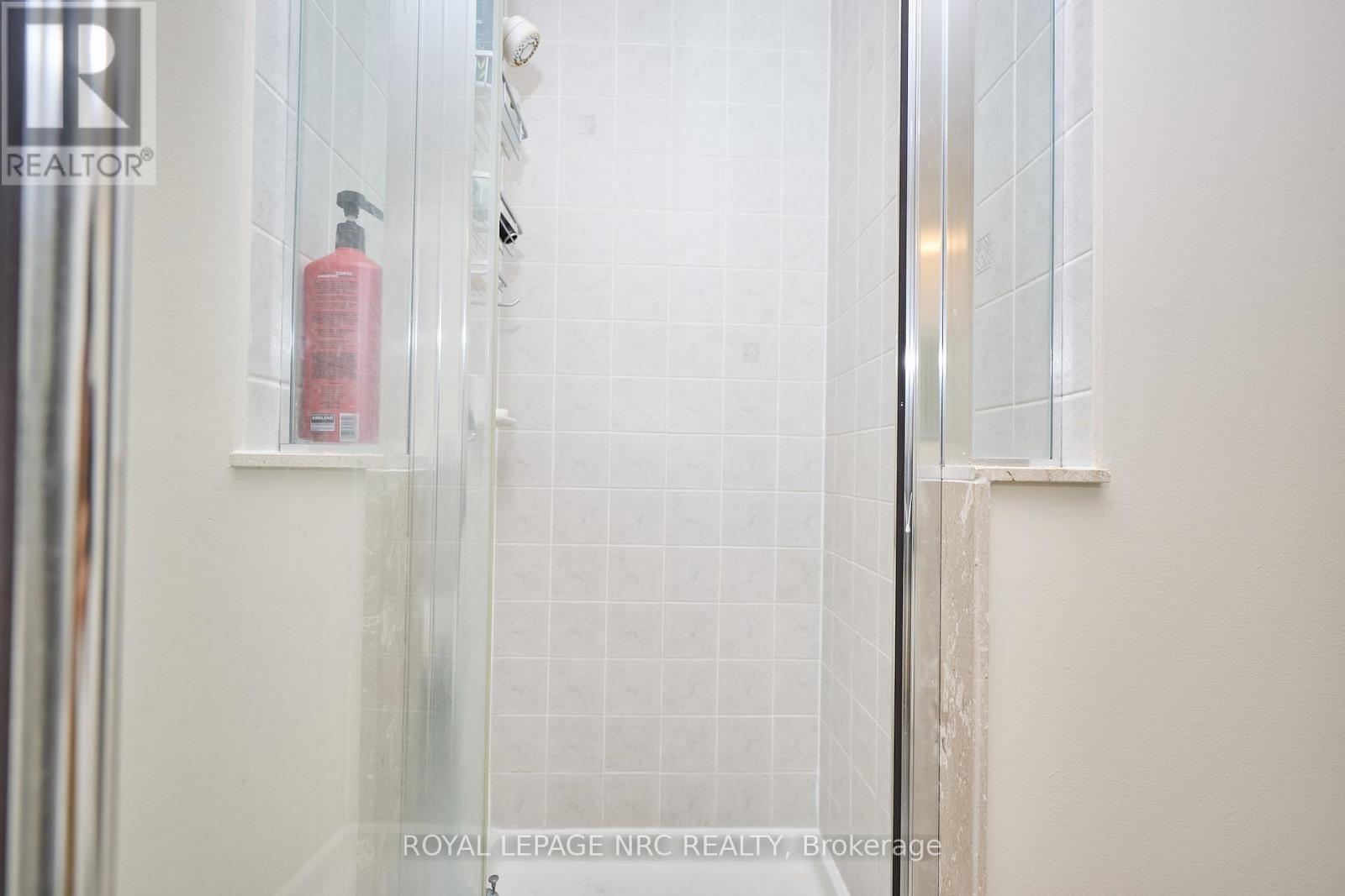 












27 GOLDEYE DRIVE

,
Hamilton (Winona Park),




Ontario
L8E6C2

