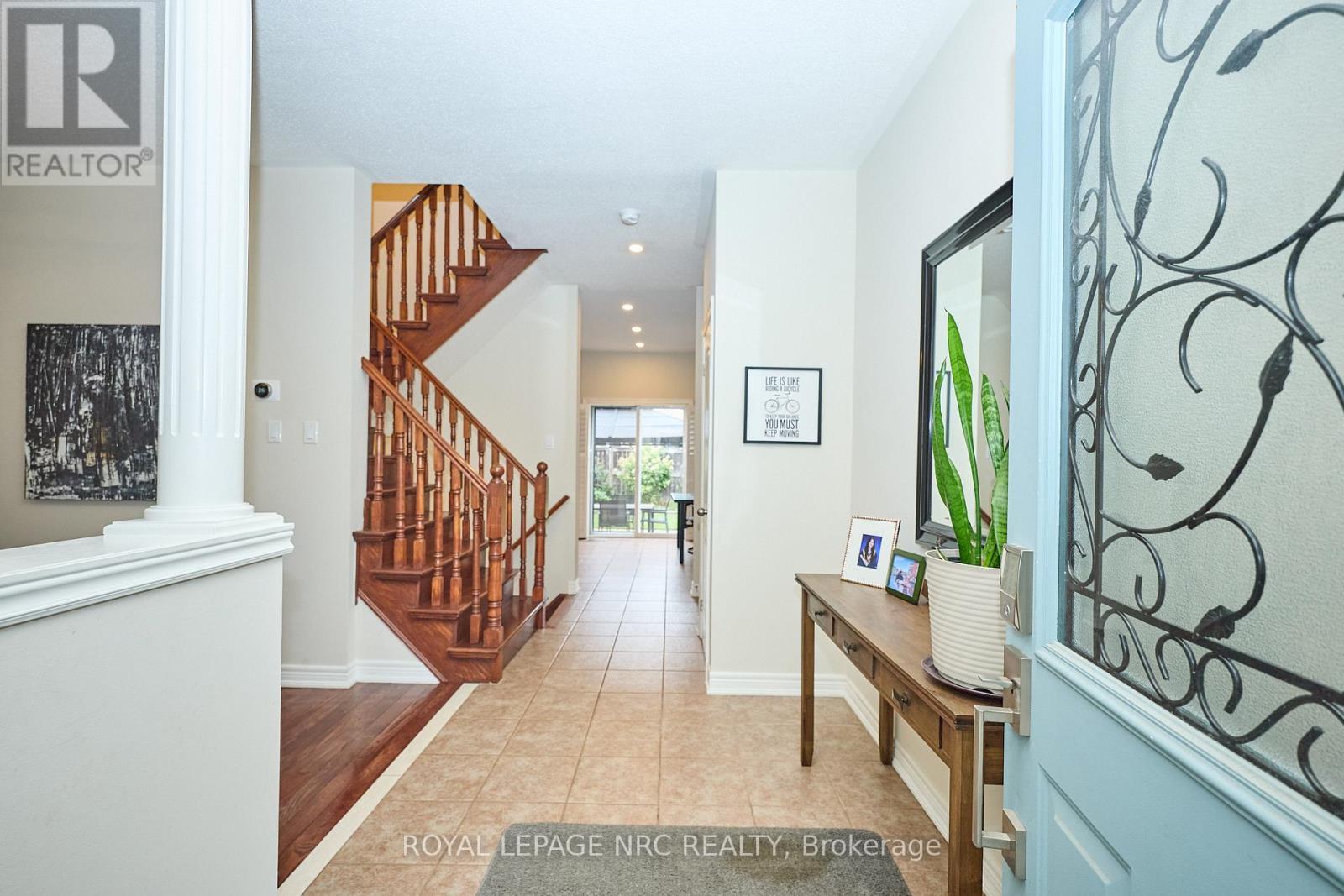 












27 GOLDEYE DRIVE

,
Hamilton (Winona Park),




Ontario
L8E6C2

