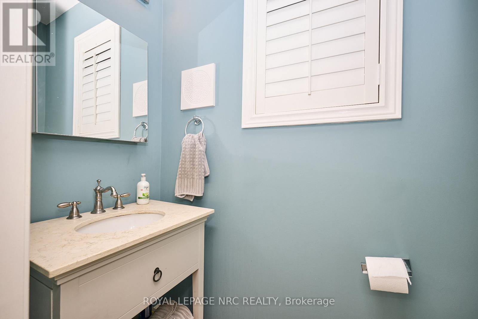 












27 GOLDEYE DRIVE

,
Hamilton (Winona Park),




Ontario
L8E6C2

