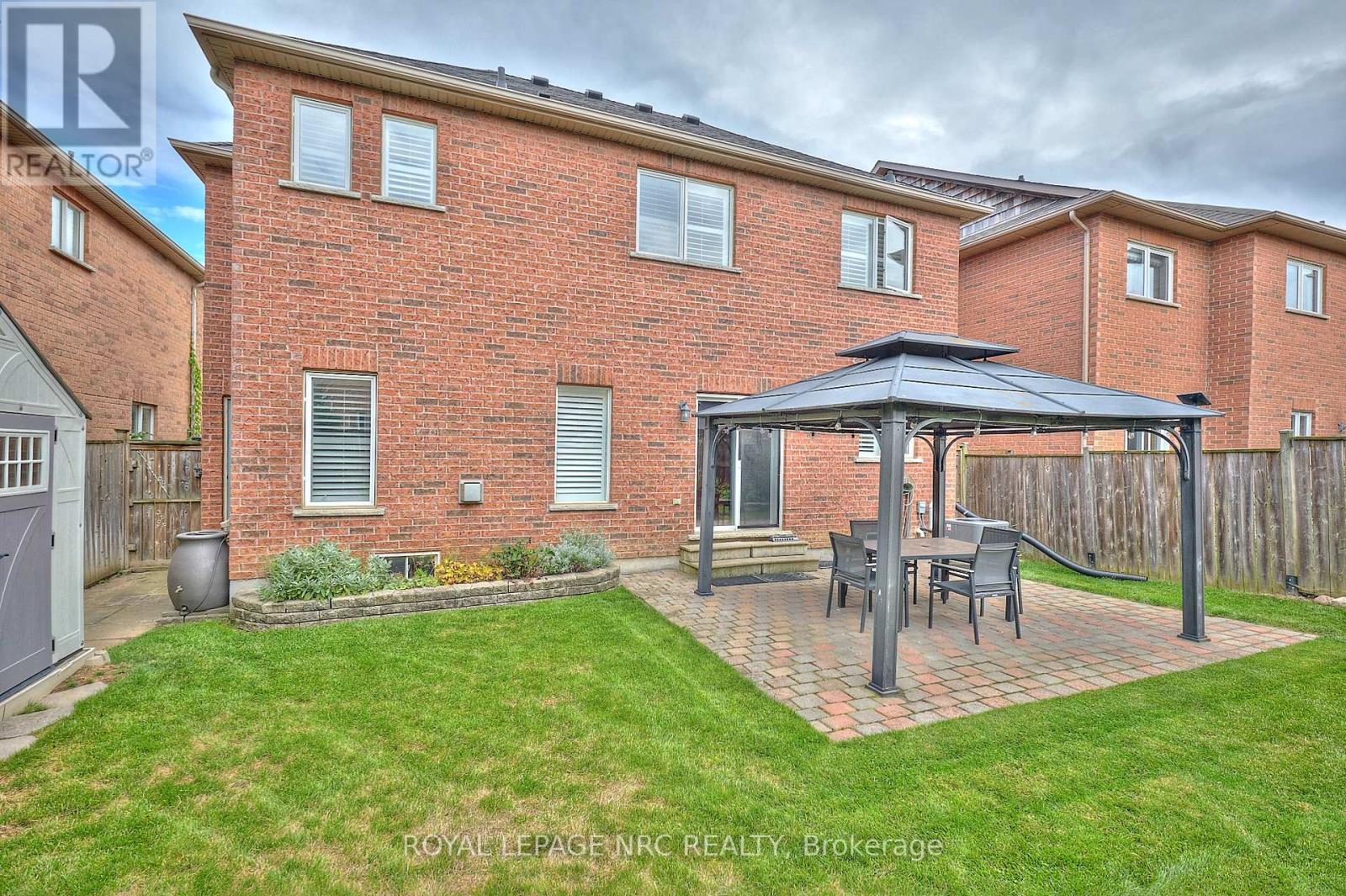 












27 GOLDEYE DRIVE

,
Hamilton (Winona Park),




Ontario
L8E6C2

