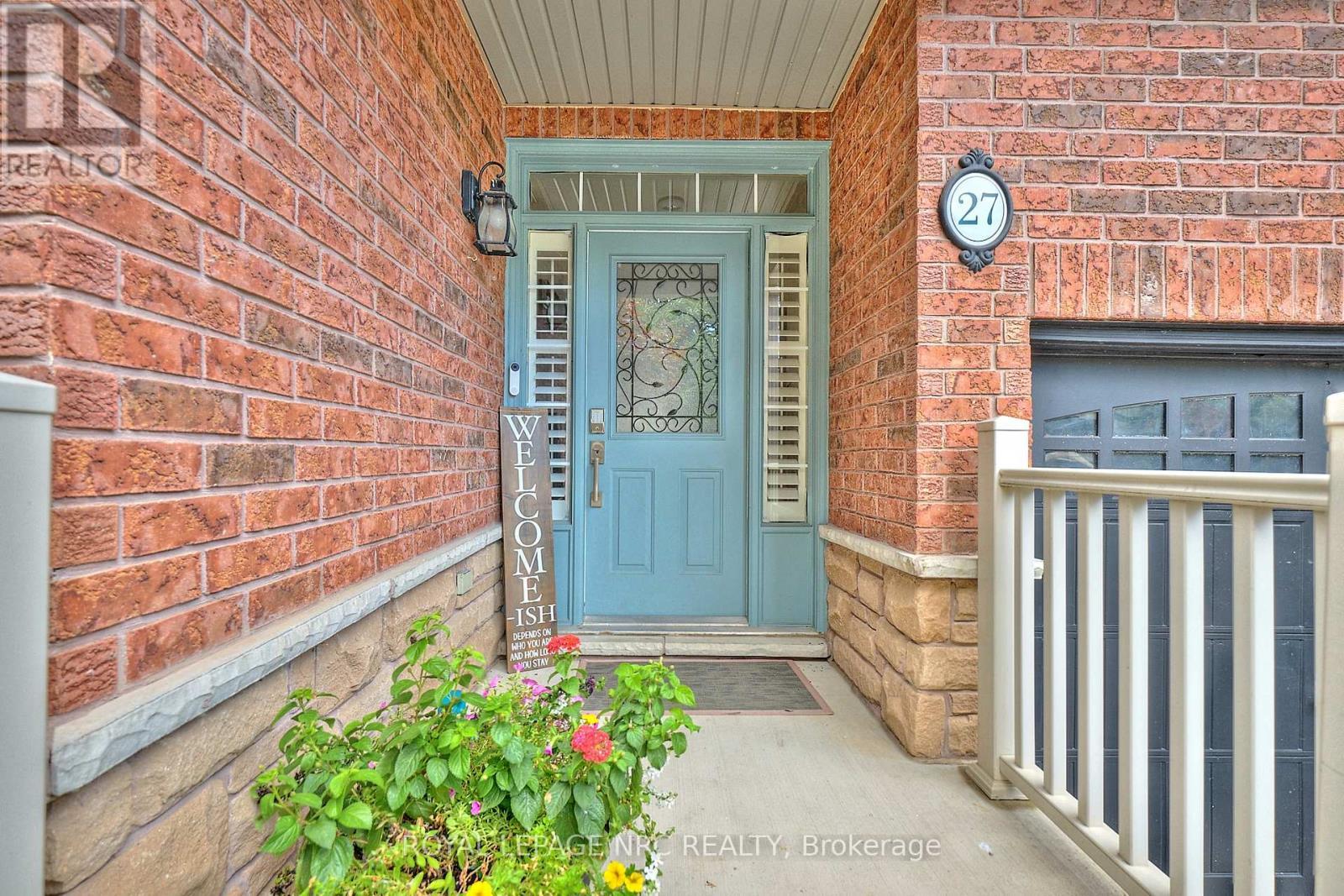 












27 GOLDEYE DRIVE

,
Hamilton (Winona Park),




Ontario
L8E6C2

