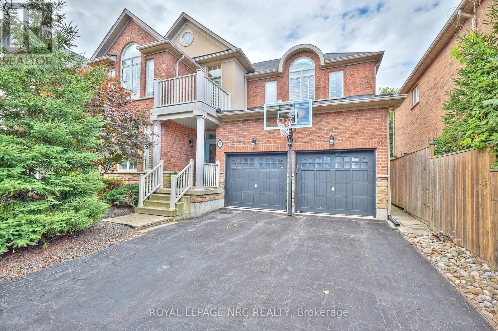 












27 GOLDEYE DRIVE

,
Hamilton (Winona Park),




Ontario
L8E6C2

